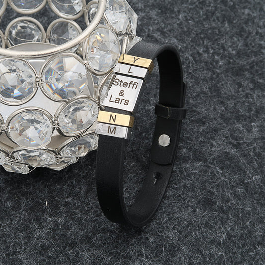 Bracelet en cuir gravé des noms sur des perles chaque nom sur le bracelet. "Family" personnalisé pour maman