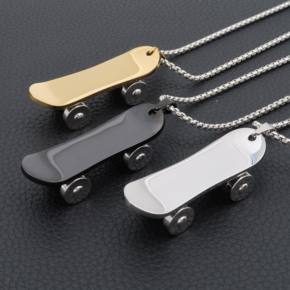 Collier "Skater" en acier inoxydable avec pendentif skateboard et gravure